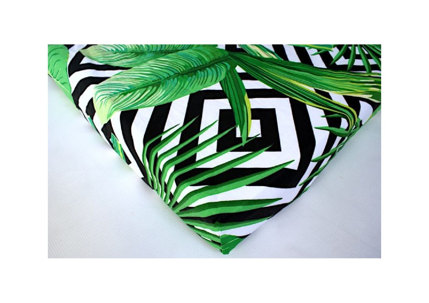 Kummiga voodilina LEHED